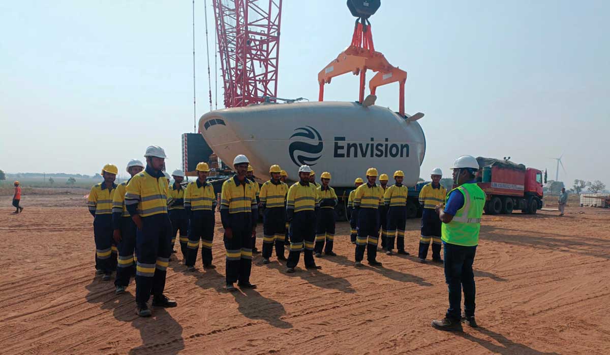 Sarens transporting and installing sixteen wind turbines