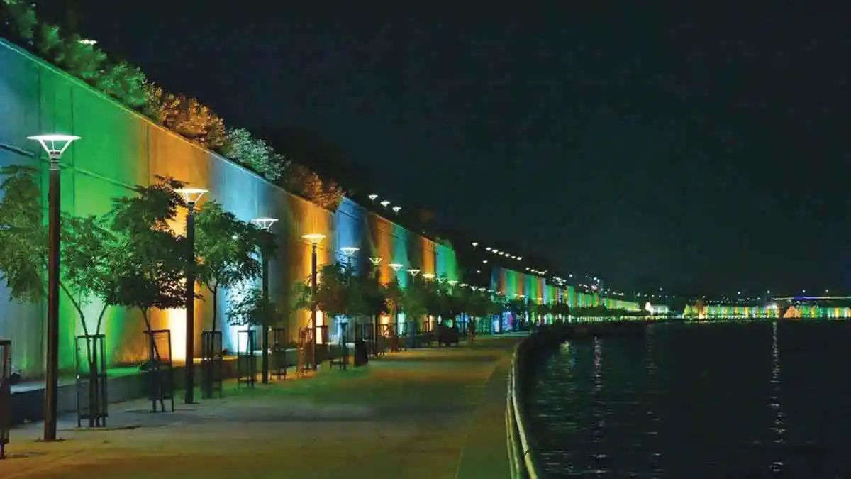 Exposed Reckli finish Retaining Wall