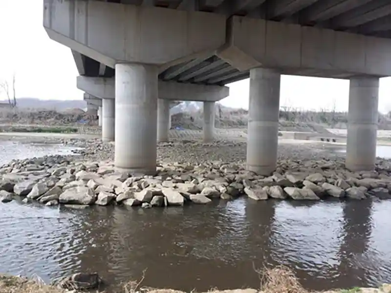 the rehabilitation of severely damaged bridge pier models