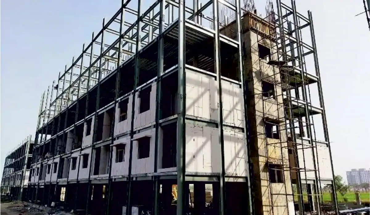 Placement of Prefabricated Sandwich Panels