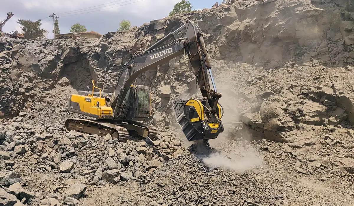 MB Crusher's advanced bucket crusher technology
