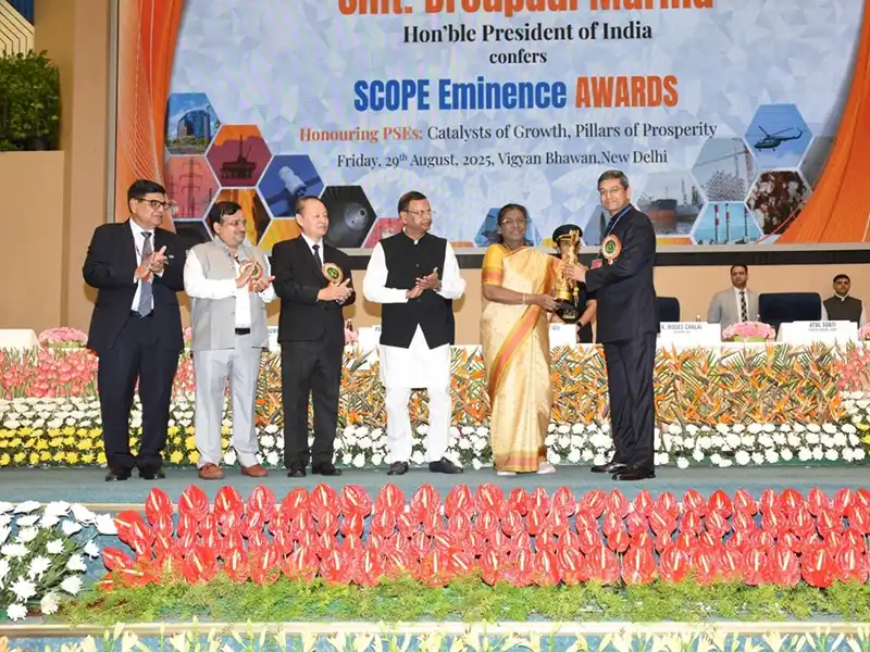 NTPC CMD Shri Gurdeep Singh Honoured with Individual Leadership Excellence Award